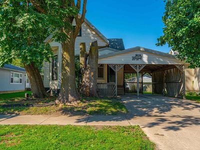 919 E Johnson St, Clinton, IL, 61727