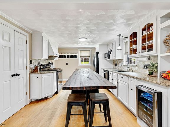 5th image of 65175 Brook Ave