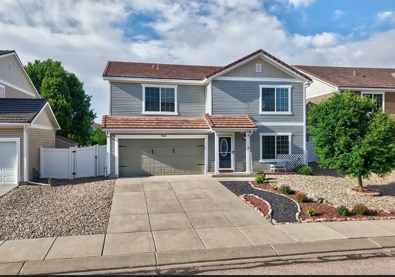 Spacious 5BR House in Fountain — Photo 1