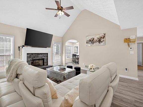 5th image of 59 Evans Mill Ct