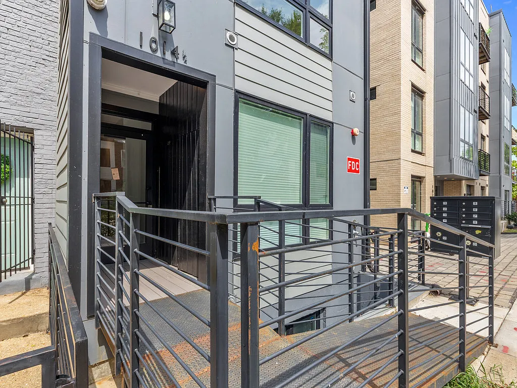 1 bed, 493 sqft, $2,500 — Photo 2