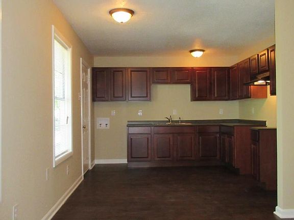3rd image of 4876 Blanding Ave