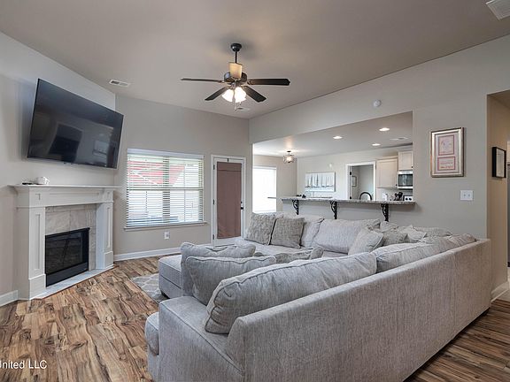 5th image of 3568 Marion Ln