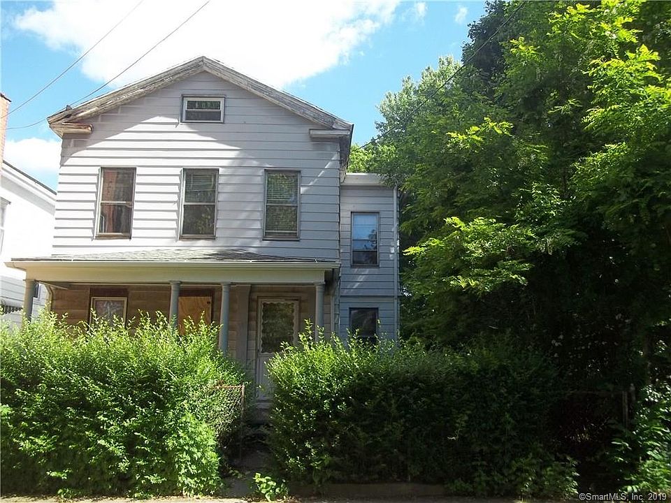 2nd image of 187 Saint John St