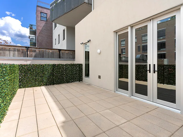 279 Grand St #2 — Photo 4