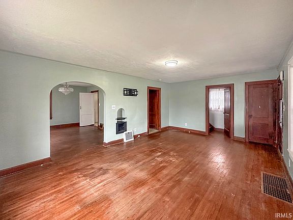 5th image of 1308 E Wabash St