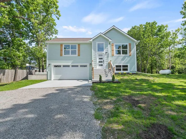 5037 Comanche Ln, Mc Louth, KS 66054