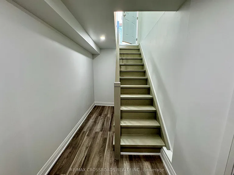 375 Wilfred Murison Ave #BASEMENT — Photo 4