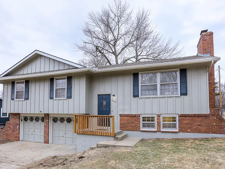 6725 NW Hilldale Dr — Photo 2