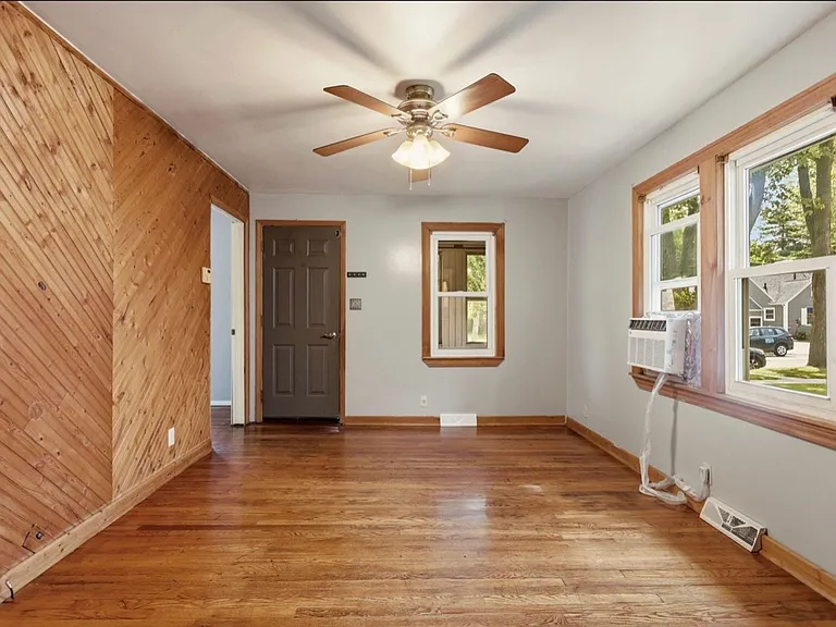 217 Alice St — Photo 3