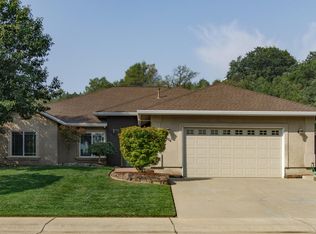 1004 Montclair Dr, Redding, CA 96003