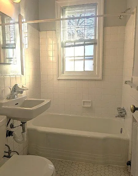 719 D St NE #203 — Photo 3