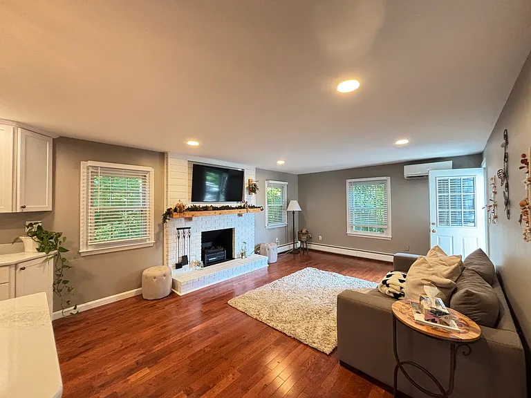 27 Meadowview Cir #27 — Photo 4