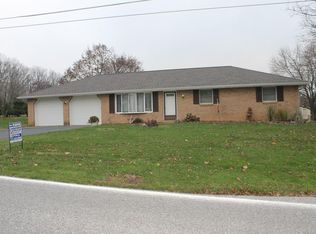 6013 Glatfelters Station Rd, Seven Valleys, PA 17360