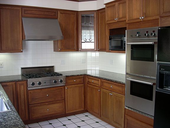 4th image of 1349 Ulloa St