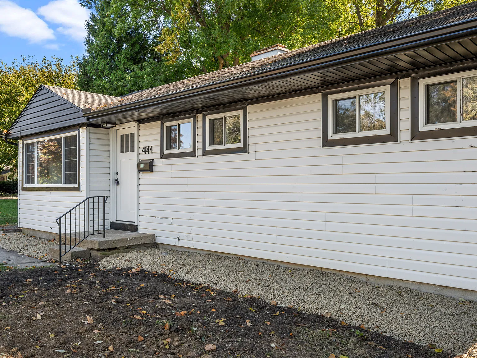 3 bed, 1000 sqft, $1,450 — Photo 4