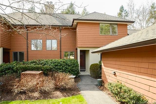 Welcome to 39 Caramoor Park!