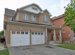 15 Masters Green Cres, Brampton, ON L7A 3K3