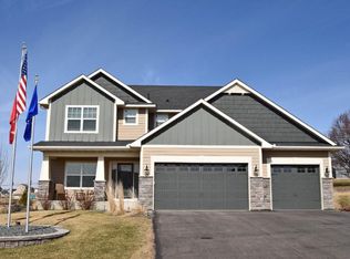 20271 Hampton Cir, Lakeville, MN 55044