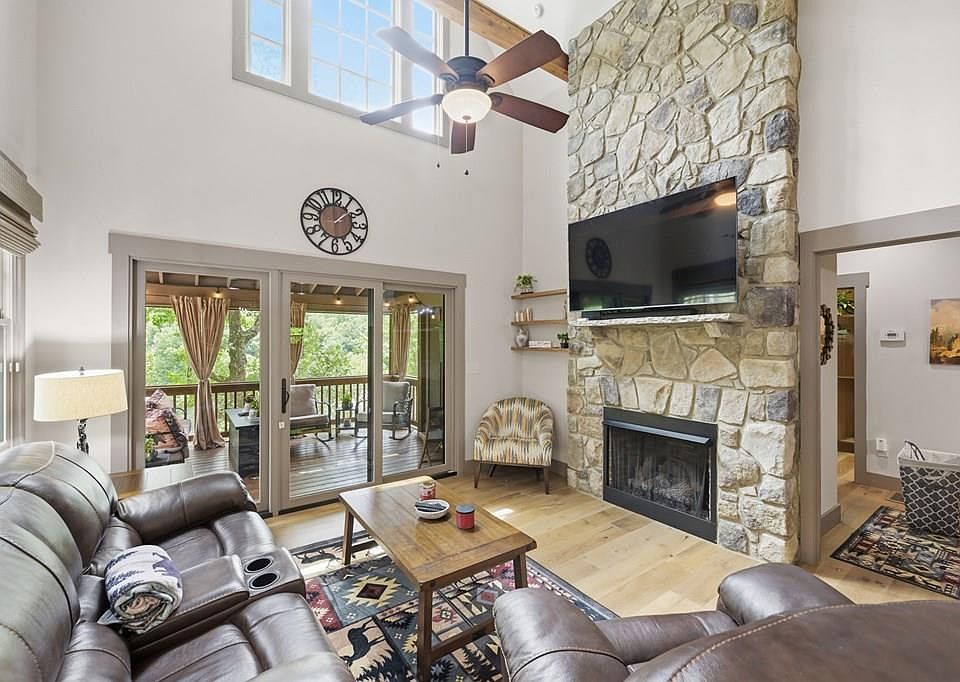 1st image of 63 Copper Canopy Dr