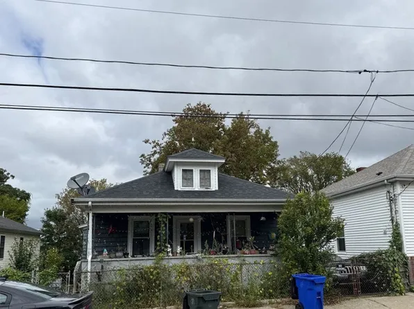 400 Tecumseh St, Fall River, MA 02721