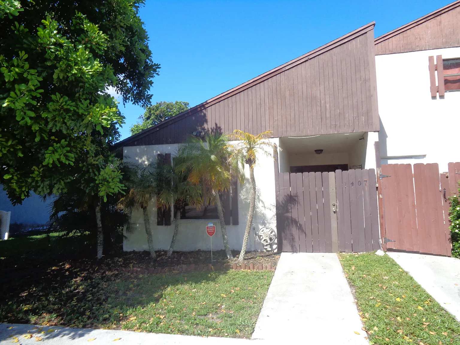 2 bed, 2.0 bath, 1172 sqft, $2,200 — Photo 1