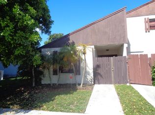 1407 White Pine Dr, Wellington, FL 33414