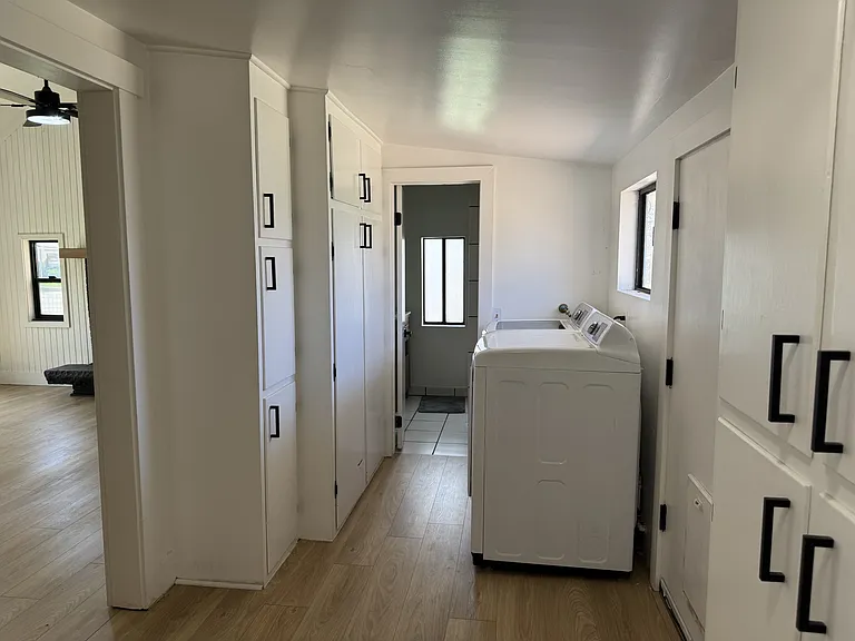 280 W 400 N — Photo 14