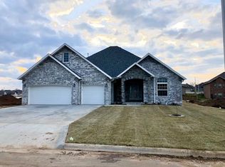1537 N Lake's Edge Cir, Springfield, MO 65802