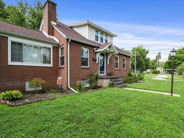 121 W Martin St, Grayville, IL 62844