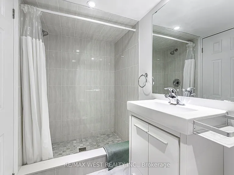 132 22nd St — Photo 16