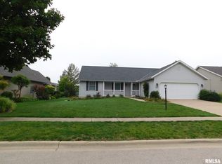 817 Wellington Dr, Washington, IL