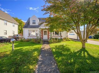 118 Lakeview Ave, Bridgeport, CT 06606