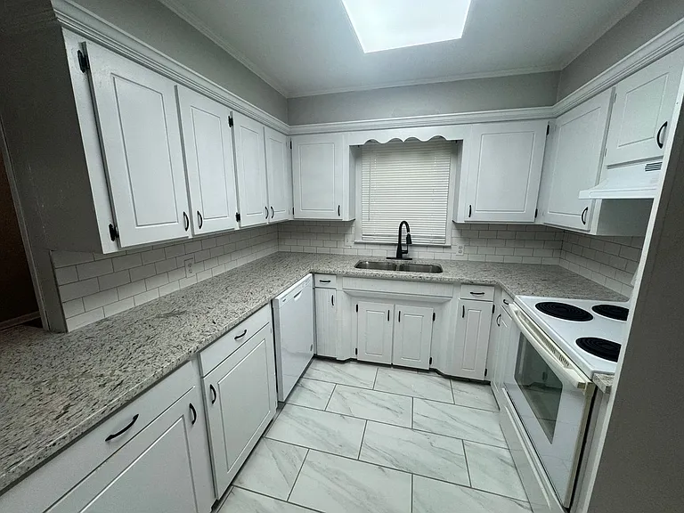 2613 Plantation Dr — Photo 4