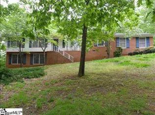 3 Partridge Dr, Greenville, SC 29609