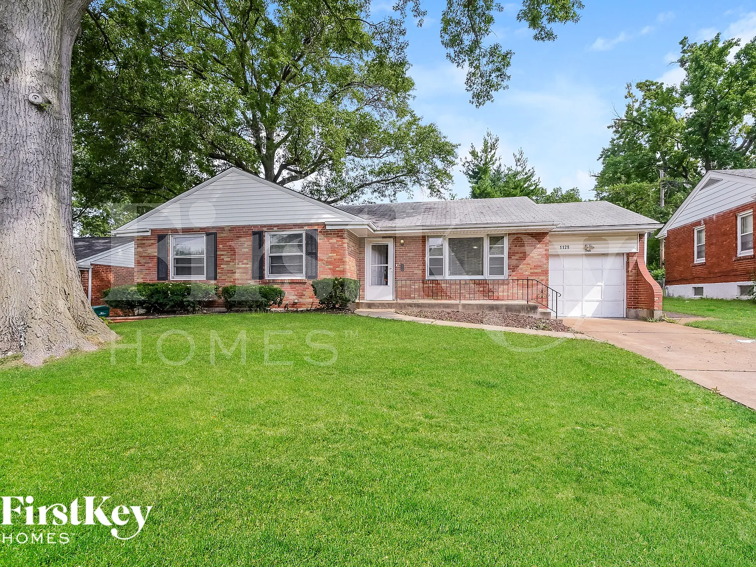 3 bed, 2.0 bath, 1195 sqft, $1,690 — Photo 2