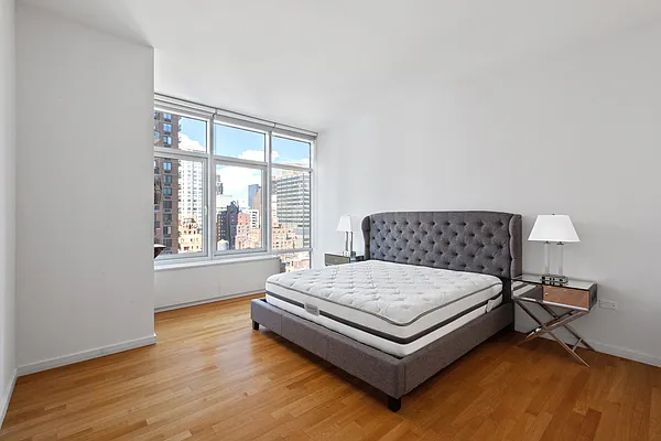 Rented by SPORN GROUP LLC | media 42