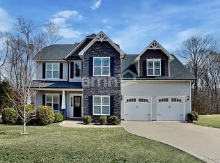 336 Neuse Landing Dr, Clayton, NC 27527