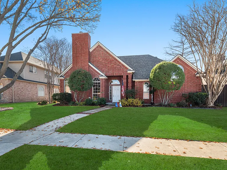 2700 Trophy Dr — Photo 12