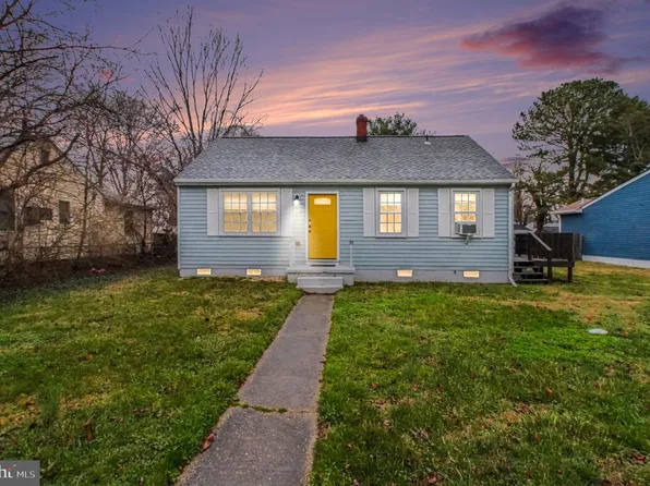 217 Locust Ave, Colonial Beach, VA 22443