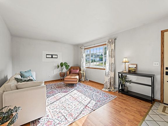 5th image of 2614 Crissy Dr