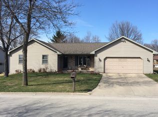 2535 Robinson Ave, Green Bay, WI 54311
