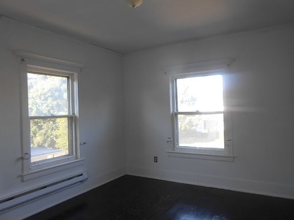 2nd image of 818 S Cushman Ave