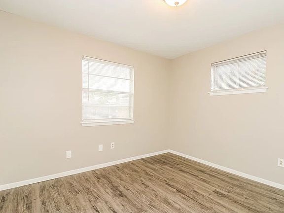 5th image of 2211 Lavern St APT B