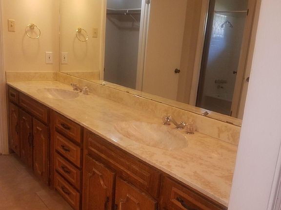5th image of 6951 Foxridge Ct