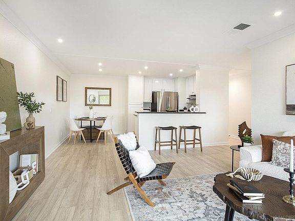 2nd image of 10400 Caminito Cuervo Unit 244