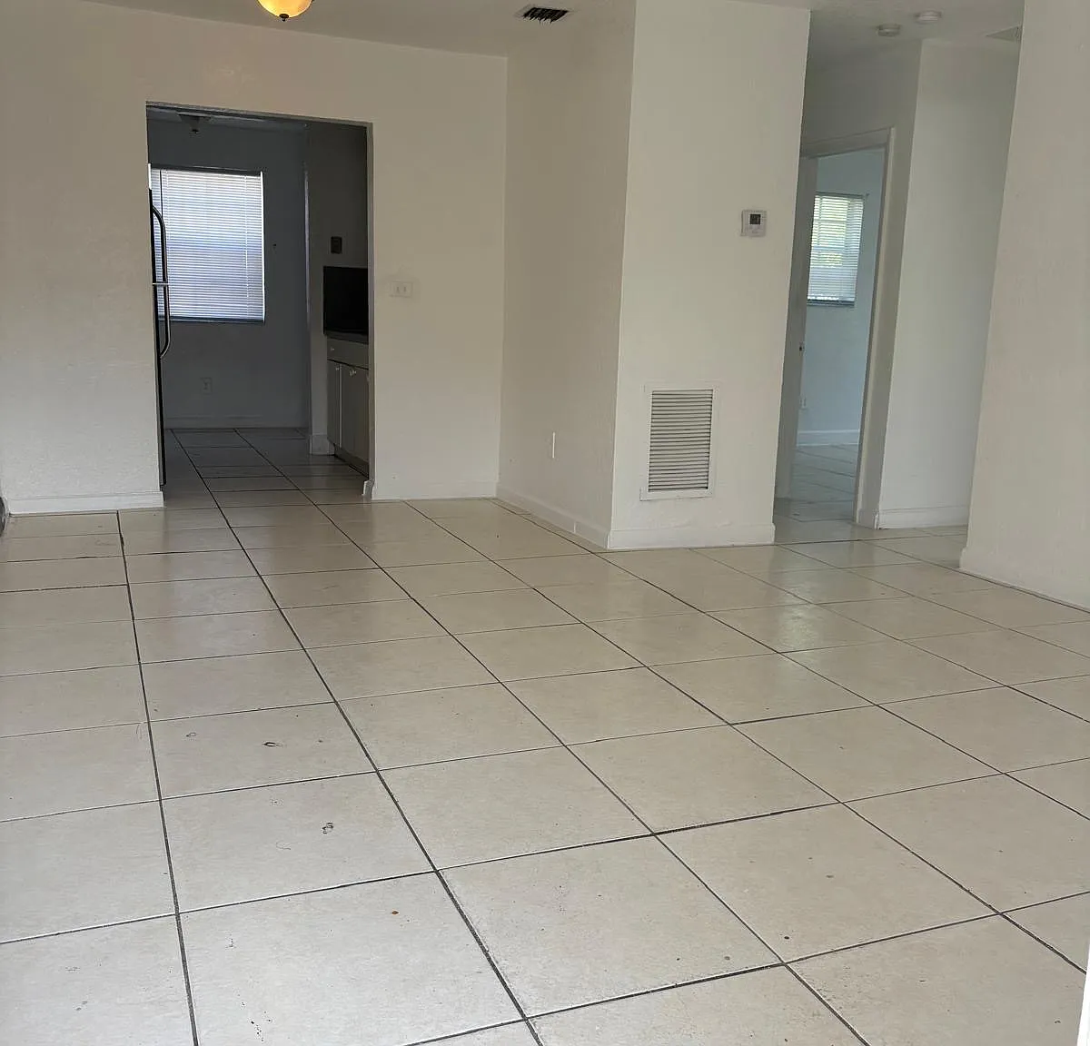 2 bed, 850 sqft, $2,100 — Photo 1