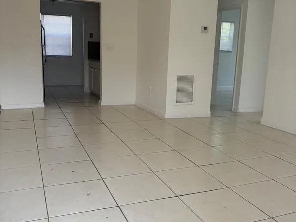 1222 NW 46th St #F, Miami, FL 33142