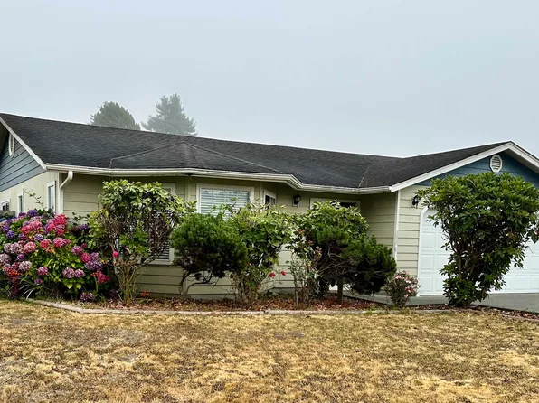 395 N Bradford St, Smith River, CA 95567