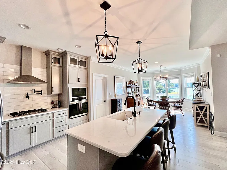 127 Shaw Dr — Photo 4